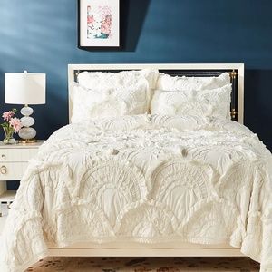 Anthropologie Rivulets Quilt and Shams, King